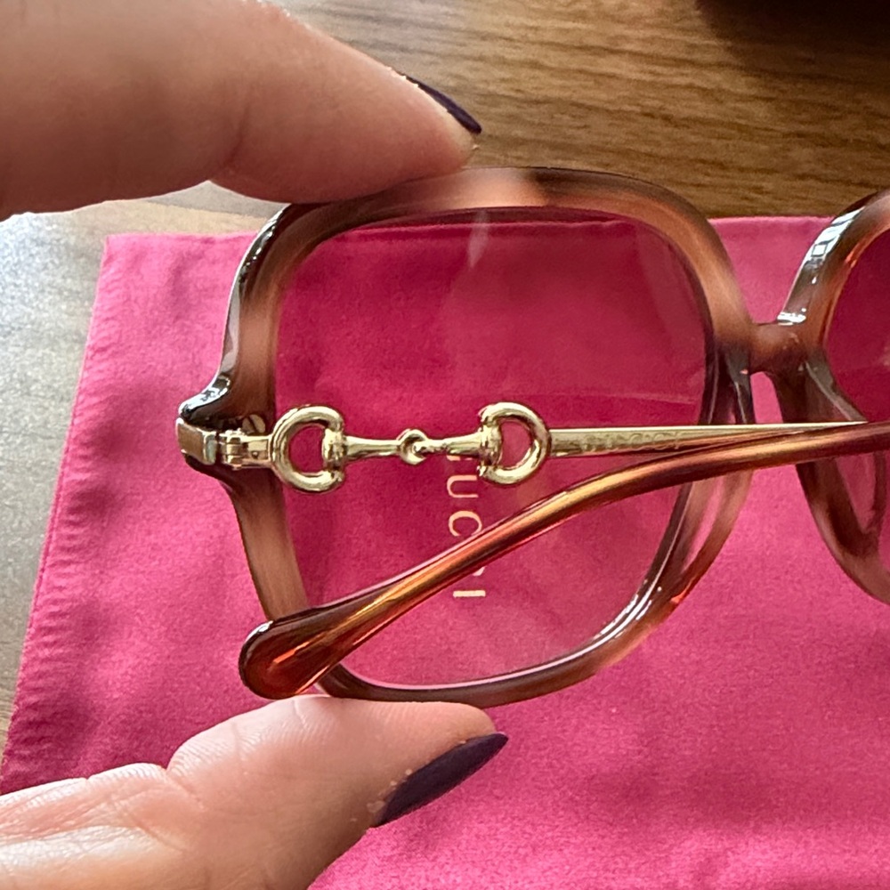 Gucci Women's Rose Gold Sunglasses - Picture 7 of 7